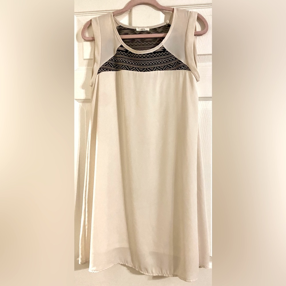 Ezra women’s size small dress